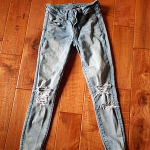 American Eagle Light wash Distressed Stretch Jegging sz 2